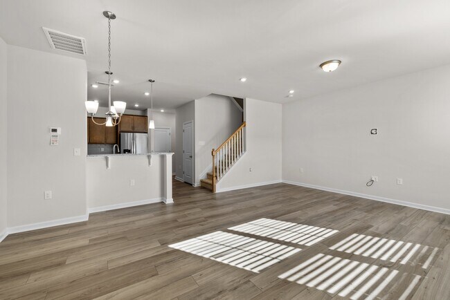 Building Photo - 5615 Edessa Ave