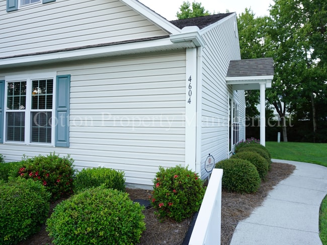 Building Photo - 4604 Song Sparrow Ct