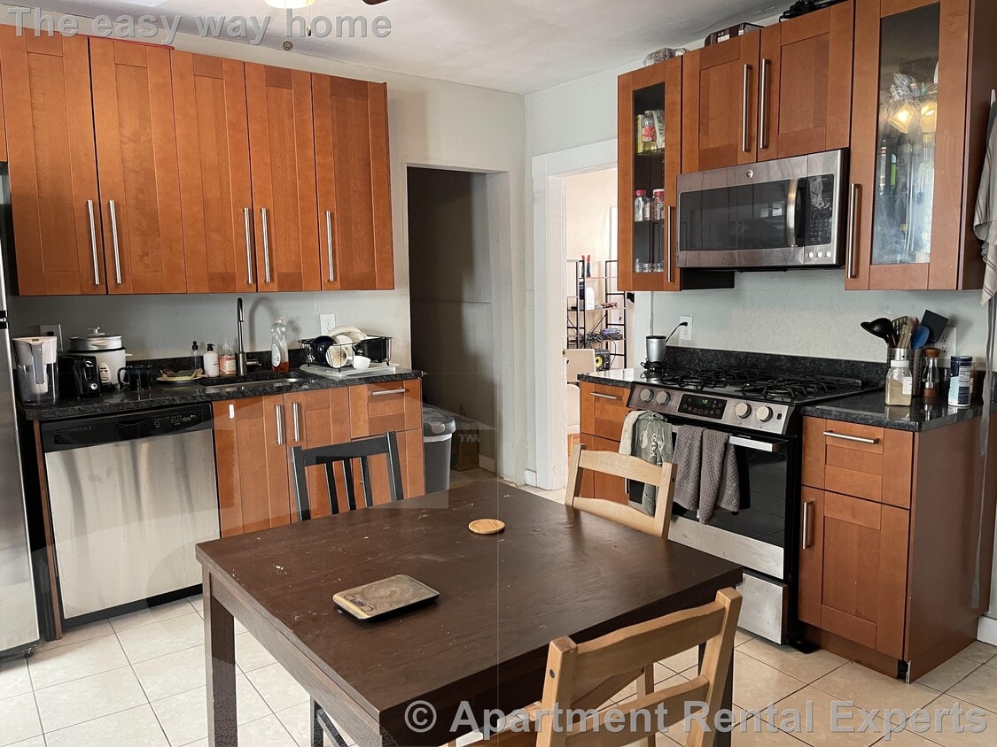 Photo - 273 Cardinal Medeiros Ave Unit #1