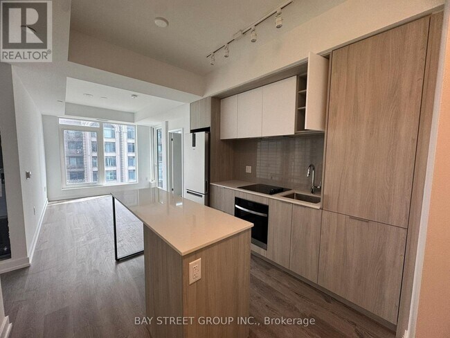 Building Photo - 395 Square One Dr