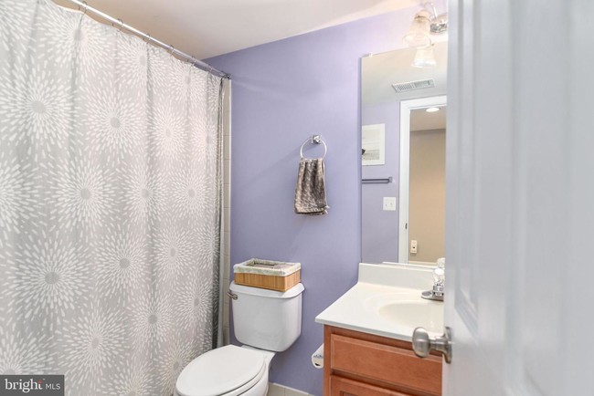 Building Photo - 2372 Battery Hill Cir