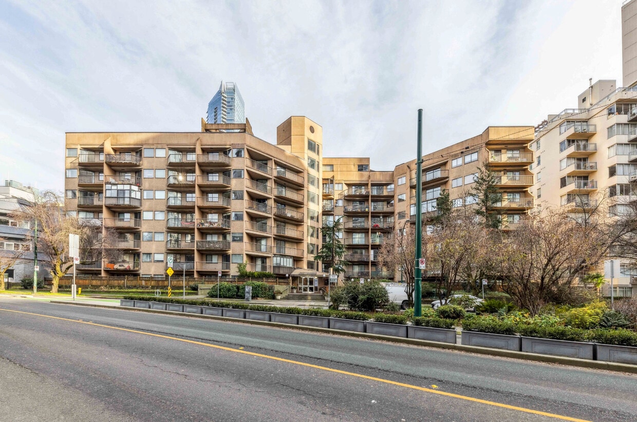 Building Photo - 1045 Haro