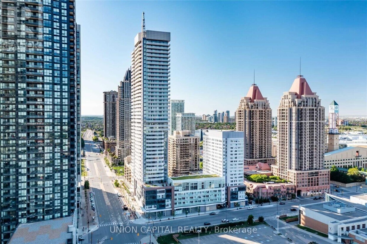 Photo principale - 4065-4065 Confederation Pkwy