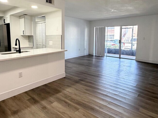 Foto del edificio - 2524 Citrus Club Ln