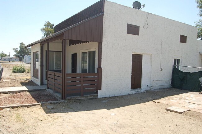 Foto del edificio - 16171 Foothill Blvd
