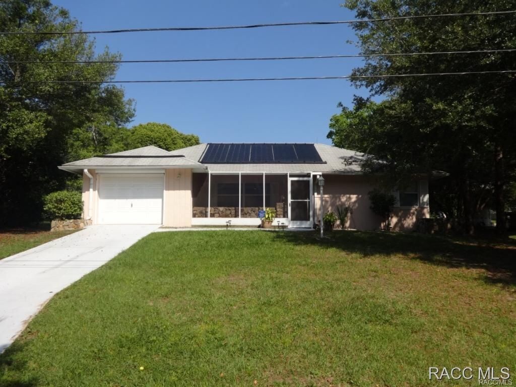 204 S Lucille St, Beverly Hills, FL 34465 House for Rent in Beverly