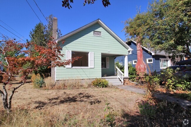 Building Photo - 3705 NE 66th Ave