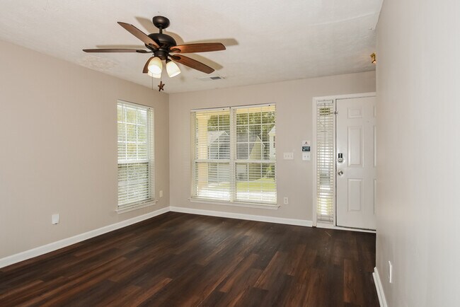 Foto del edificio - 1350 Ambercrest Way