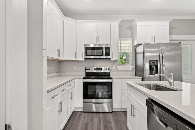 Building Photo - 284 N Sand Palm Rd