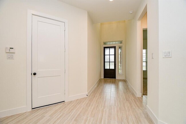 Foto del edificio - 7319 Bayberry Crescent Ln