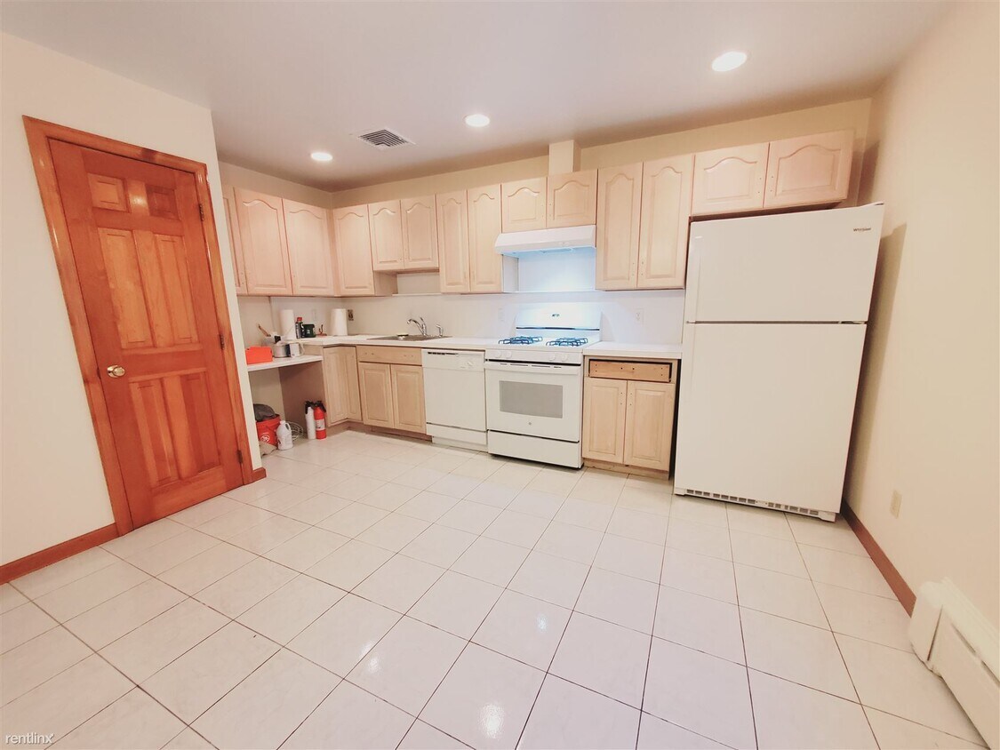 32 Moshier St, Greenwich, CT 06831 Townhome Rentals in Greenwich CT