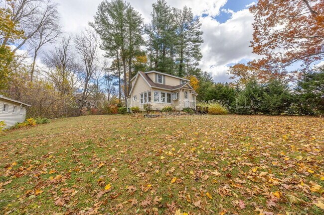 Foto del edificio - 70 Snipsic Lake Rd