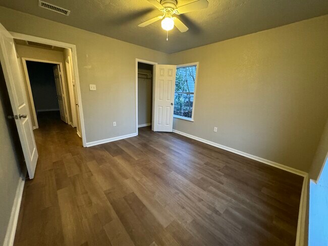 Building Photo - 1107 Williamson Dr