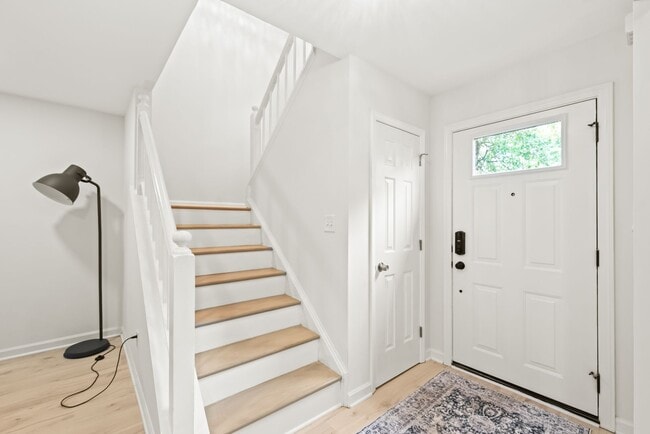 Building Photo - Newly Remodeled Townhome in Fourth Ward – ...