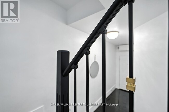 Photo du bâtiment - 1182 Ossington Ave