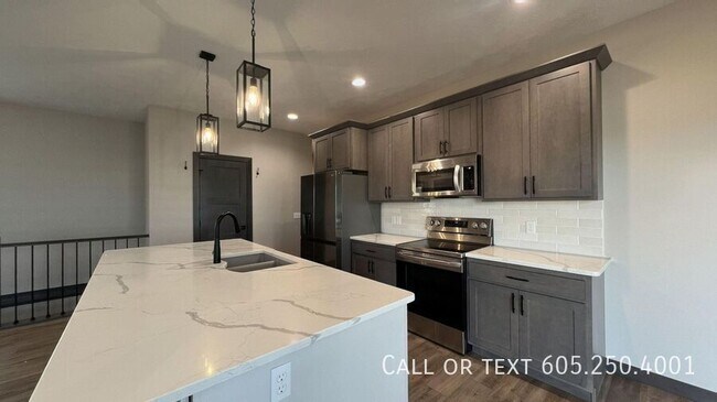 Foto del edificio - Spacious Modern Home with Upgrades