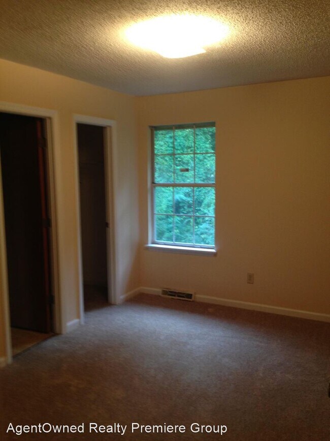 Building Photo - 2 br, 1.5 bath House - 152 F Rahway Road U...