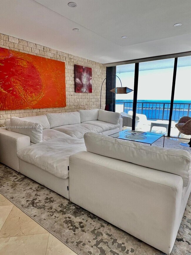 Building Photo - 1581 Brickell Ave
