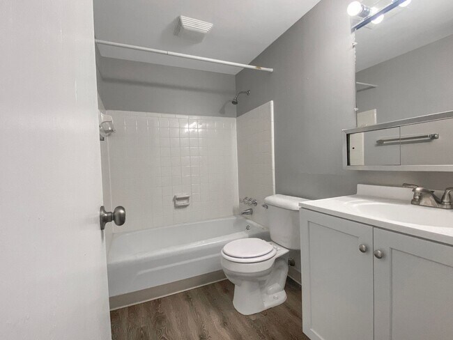 Foto del edificio - 4179 Oak Park Dr SE