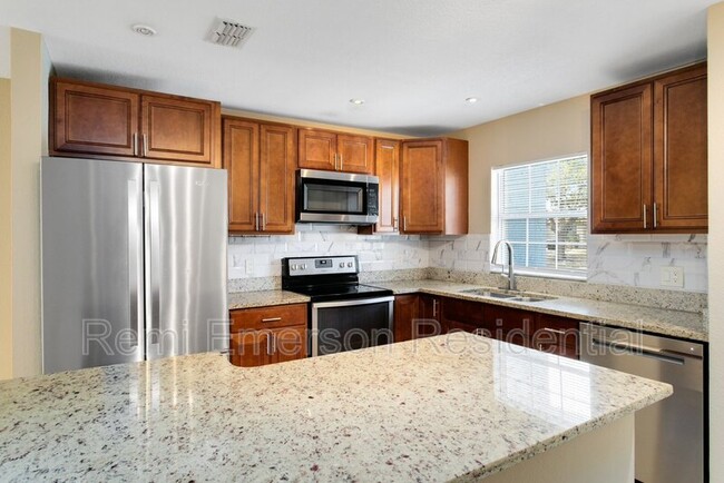 Building Photo - 2411 Rio Pinar Lakes Blvd