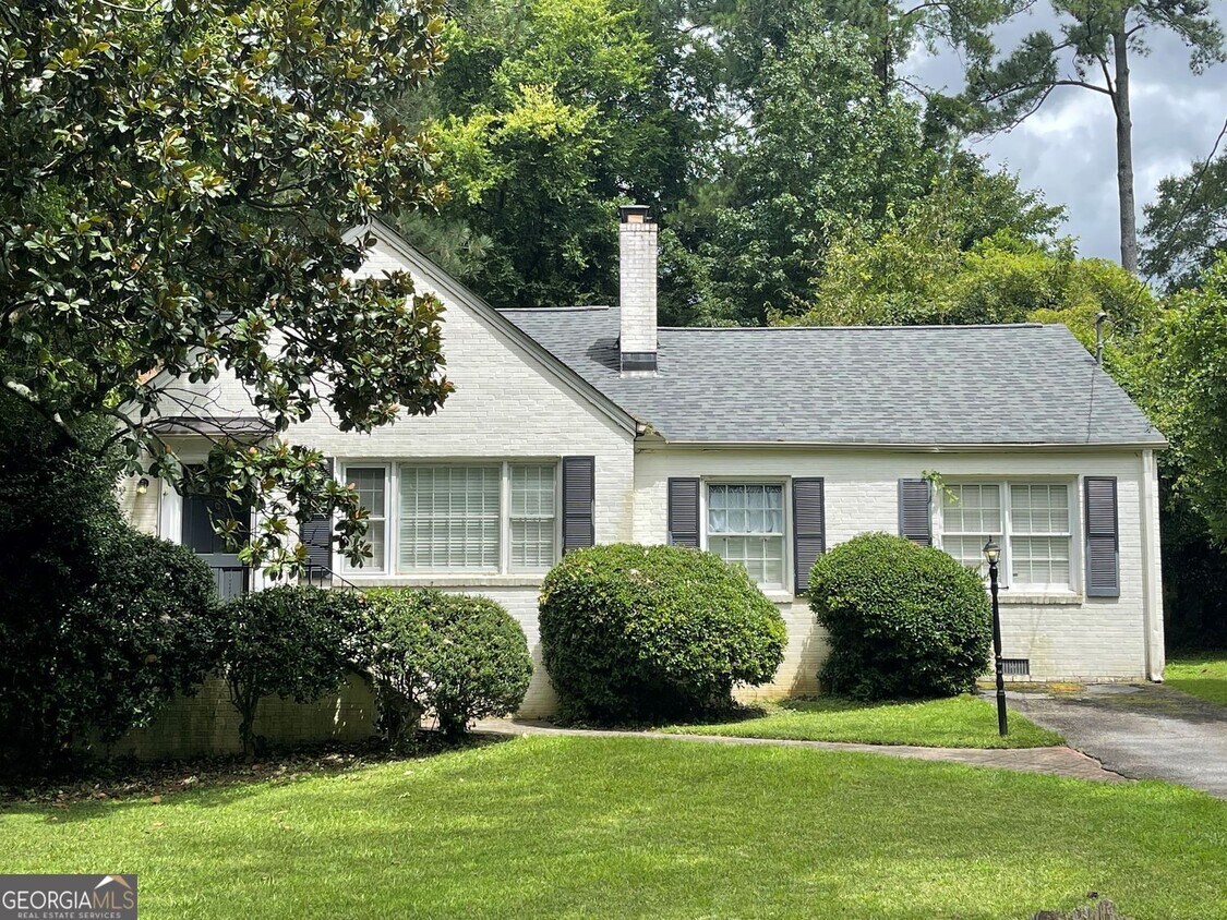 Foto principal - 3538 Kingsboro Rd NE