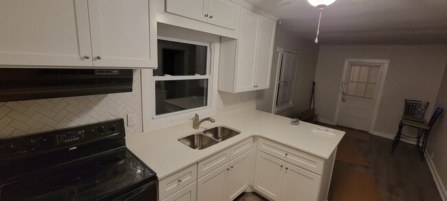 Photo - 1027 Halliahurst Ave House