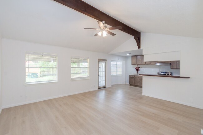 Foto del edificio - 5704 Leggett Ln