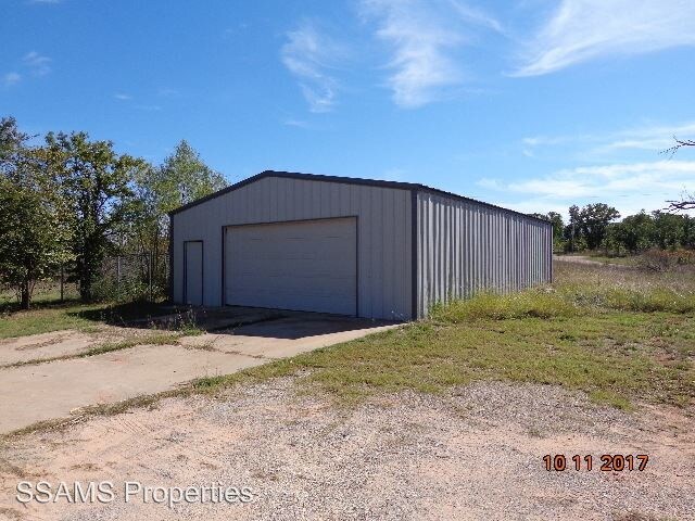 Foto del edificio - 15701 Onyx Ave