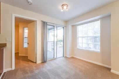 Building Photo - "Spacious 2-Bed Oasis with 2 Full Baths in Prime Orlando Location : 971 Sq Ft of Comfort!"