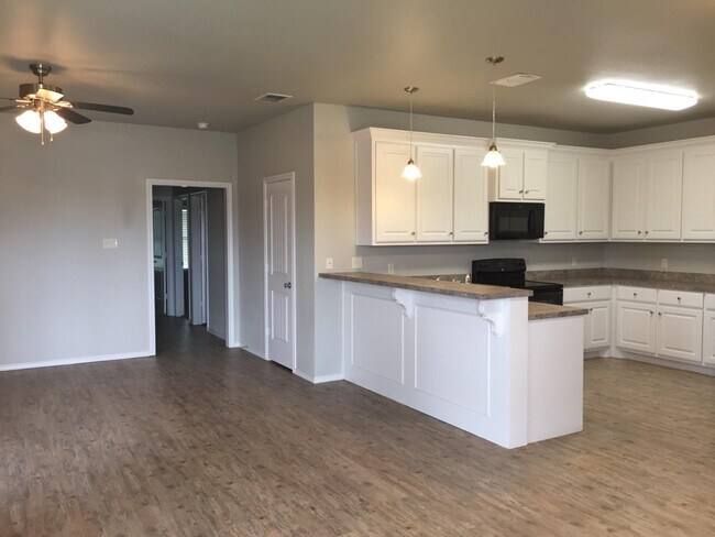Foto del edificio - 9801 Avenue W