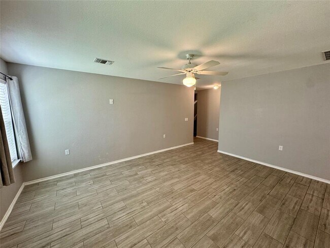 Foto del edificio - 7916 Nater Ln