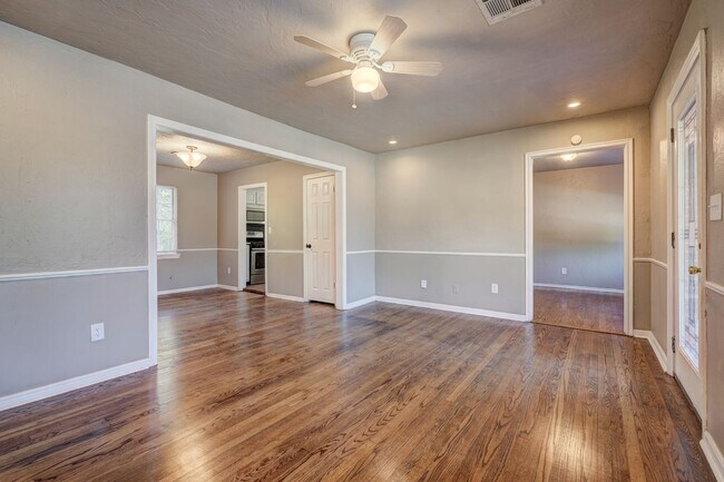Foto del edificio - 1824 Andover Ct