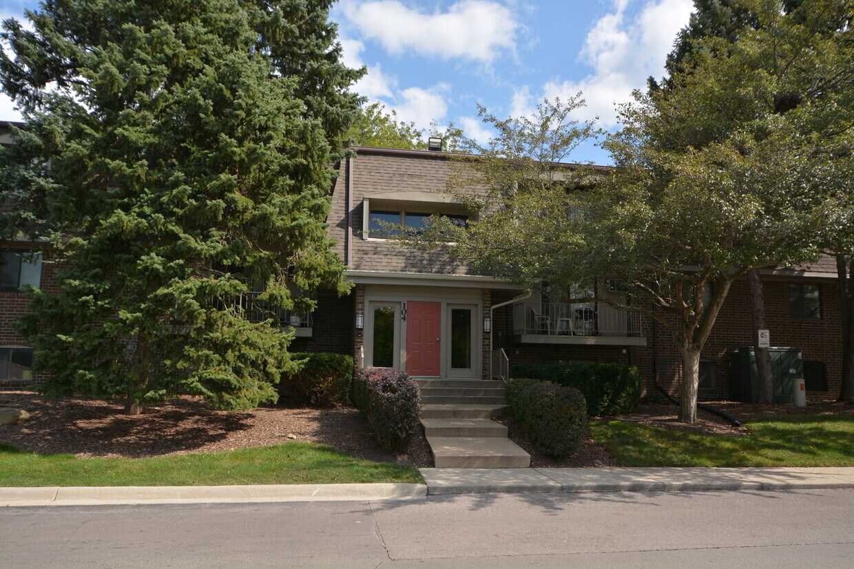104 E Bailey Rd Unit G, Naperville, IL 60565 Condo for Rent in