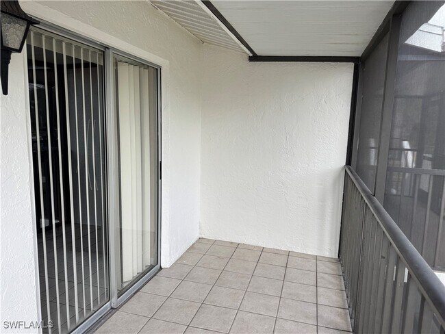 Foto del edificio - 4070 Looking Glass Ln