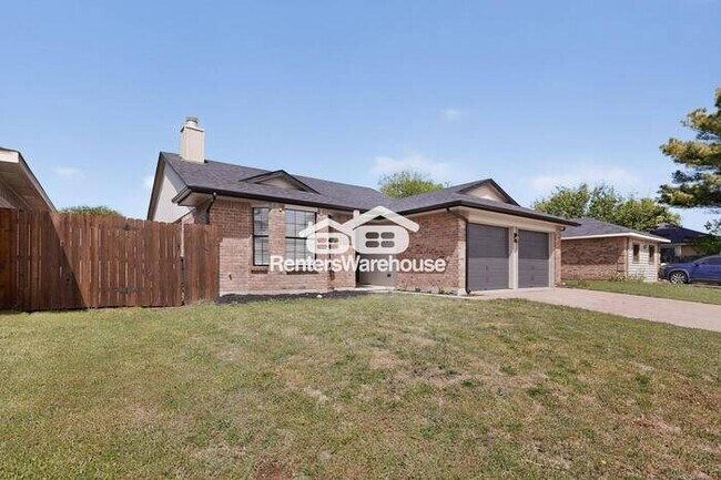 Foto del edificio - Completely Refreshed Home In Arlington