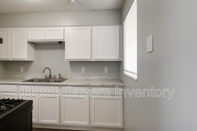 Foto del edificio - 536 Hyatt Ave