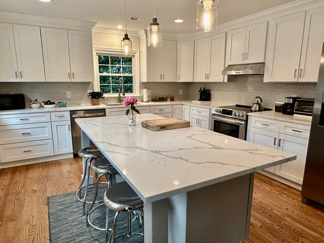 Photo - 1835 Manor Mill Rd House