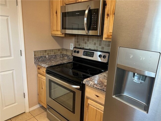 Building Photo - 1370 S Jasmine Ln