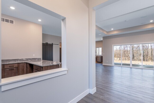 Foto del edificio - 4512 Bradington Dr