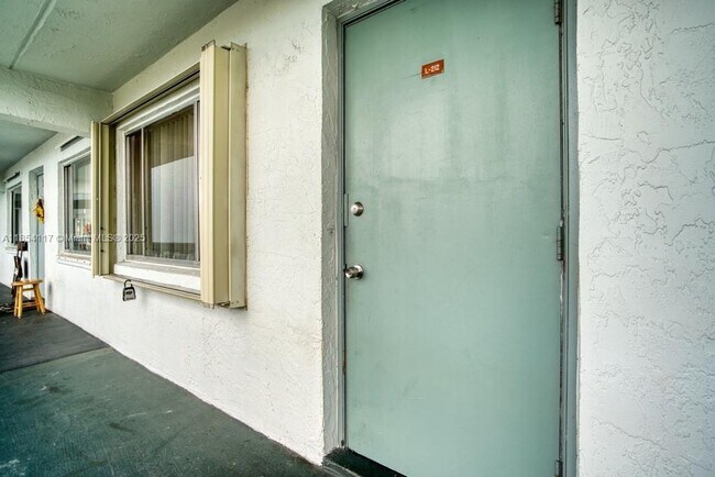 Building Photo - 2200 Springdale Blvd