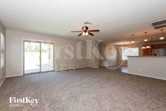 Building Photo - 2050 W Hayden Peak Dr
