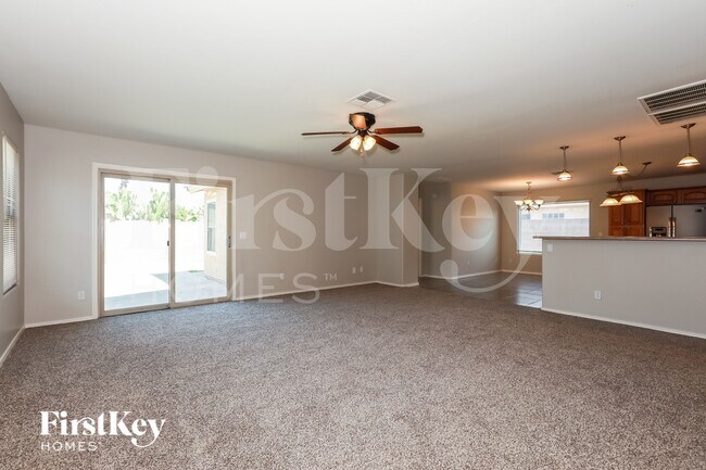 Foto del edificio - 2050 W Hayden Peak Dr