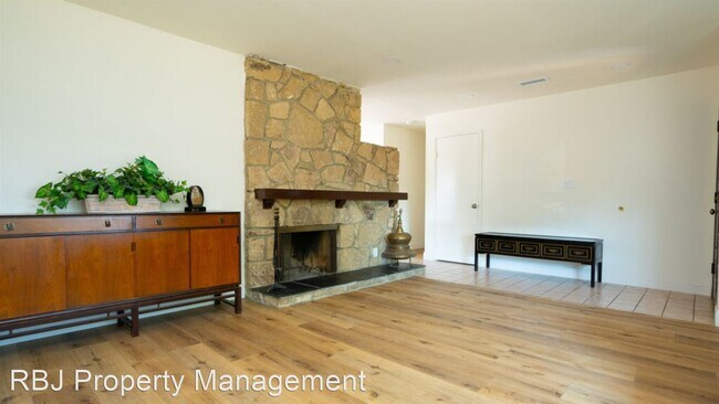 Building Photo - 3 br, 2 bath House - 7026 Temple Terrace