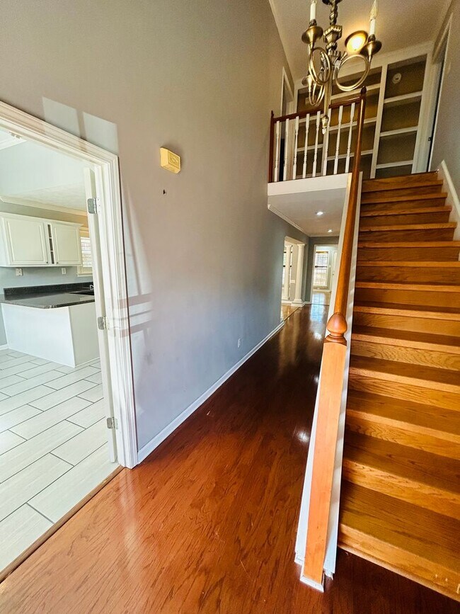 Foto del edificio - Minutes away from Whitestation School! Nei...