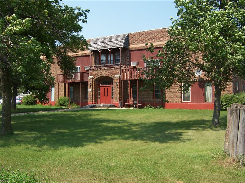 Building Photo - 303 2nd St
