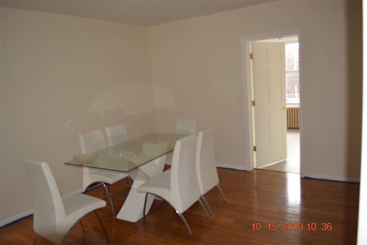Primary Photo - 136 66th St