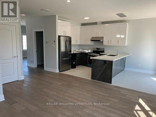 Building Photo - 2610-2610 Kettering Pl