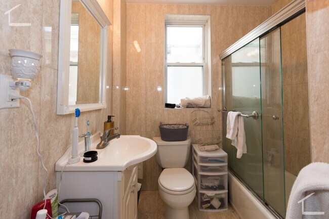 Foto del edificio - 65 Babcock St