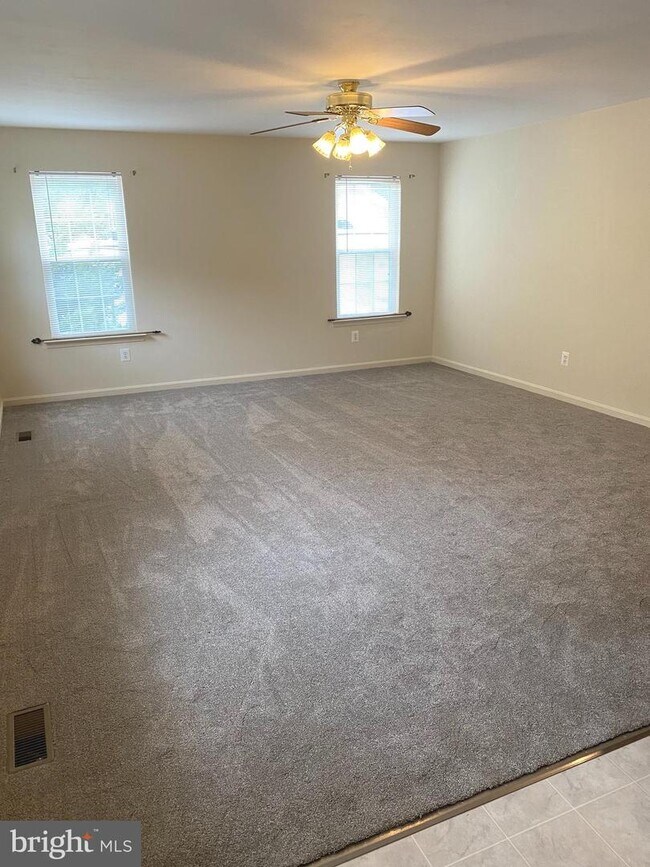 Foto del edificio - 21141 Marigold St