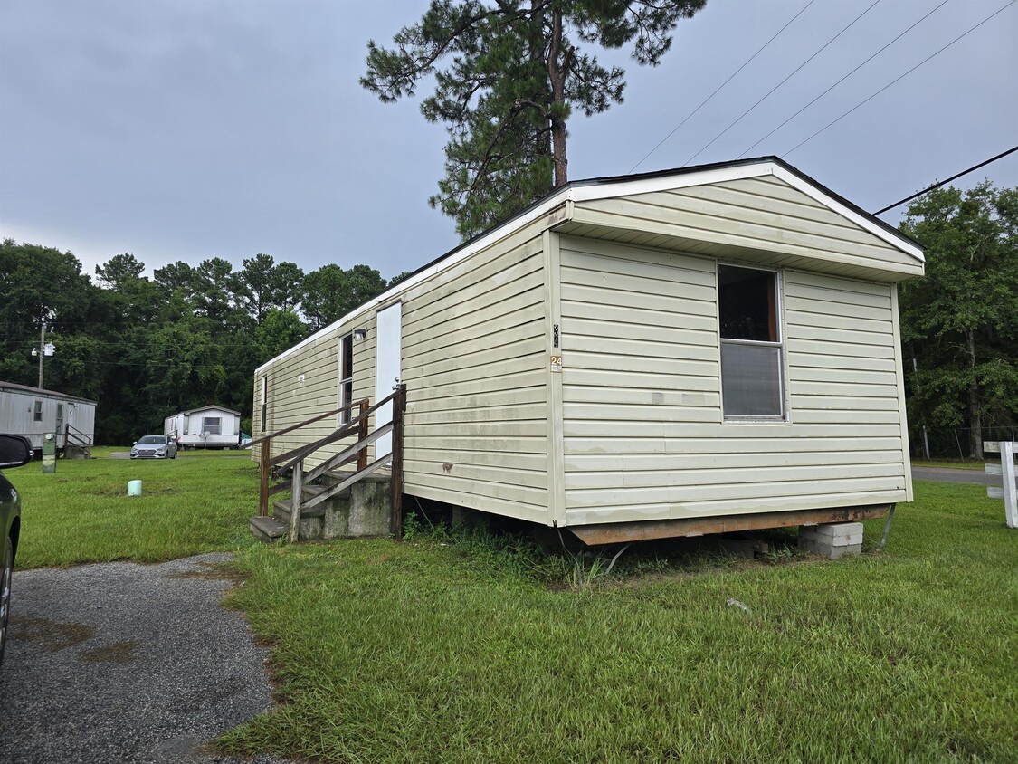 Primary Photo - 472 Ruben Wells Rd